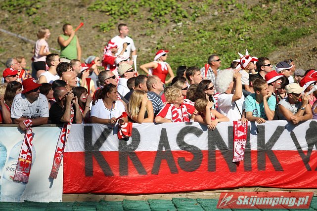 045 Kibice